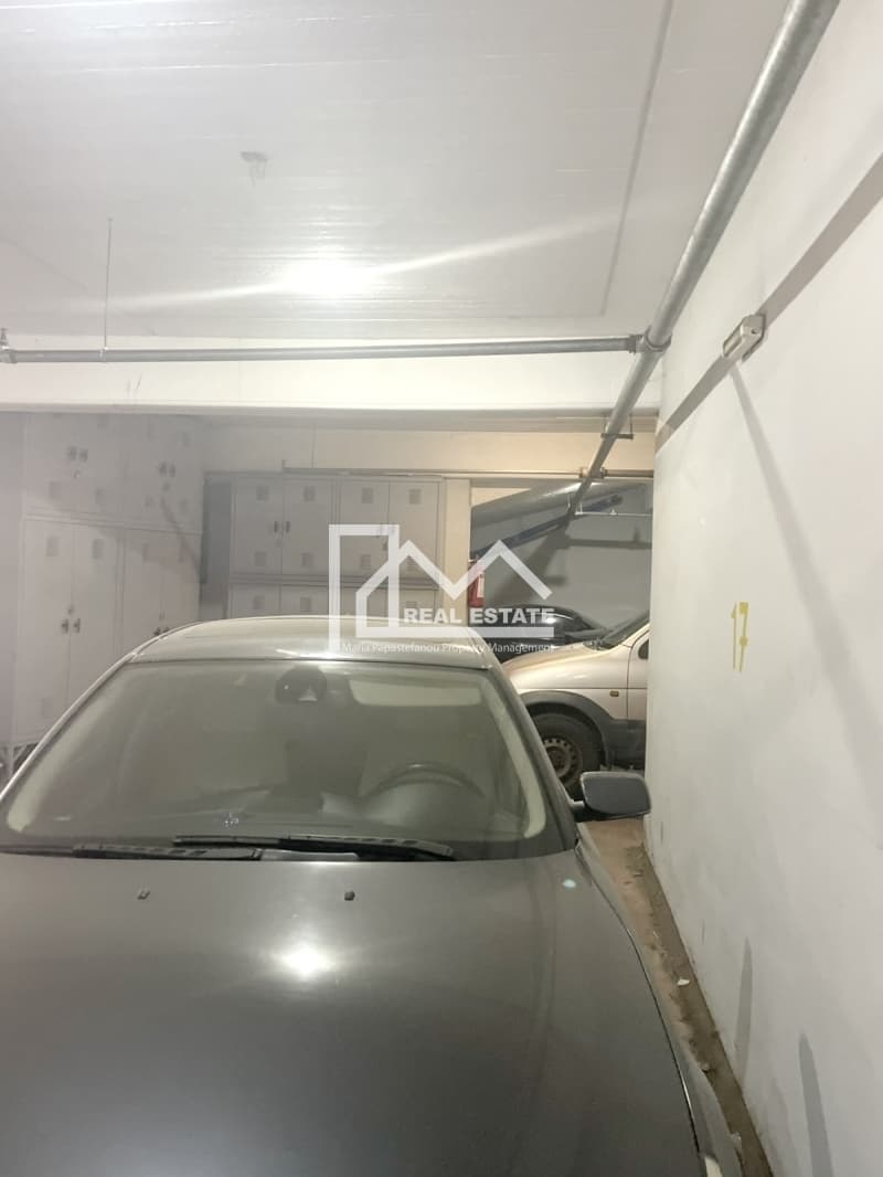 Χώρος Στάθμευσης στην Άγιος Πέτρος, Παλαιό Φάληρο — Φωτογραφία 4 από 4