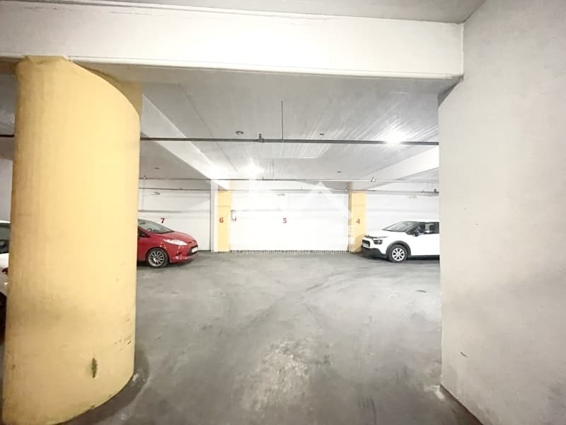 Χώρος Στάθμευσης στην Άγιος Πέτρος, Παλαιό Φάληρο — Φωτογραφία 3 από 4