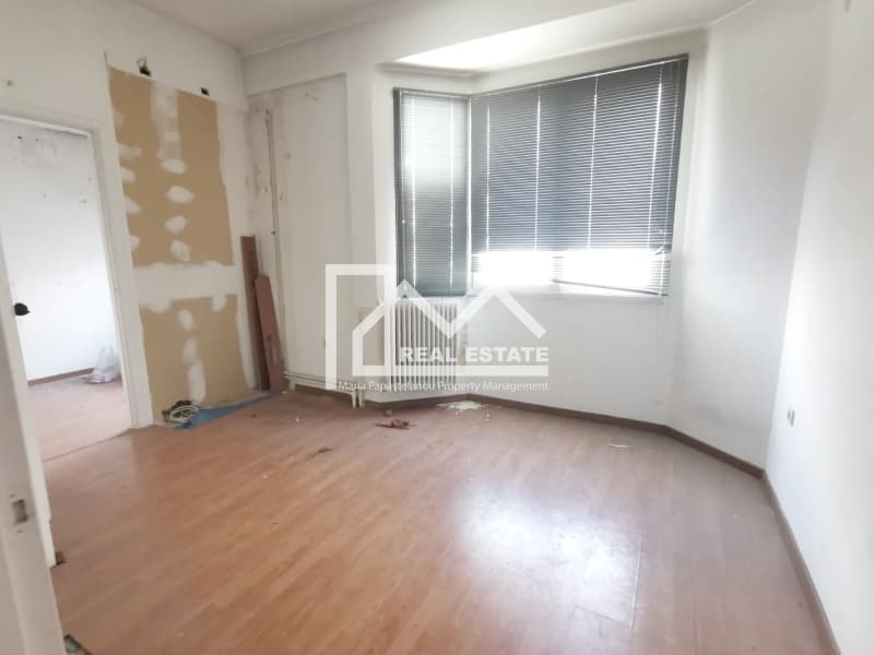 Office in Platia Kanigos, Exarchia - Neapoli — Photo 18 of 23