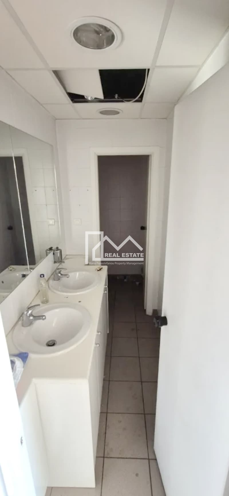 Office in Platia Kanigos, Exarchia - Neapoli — Photo 22 of 23