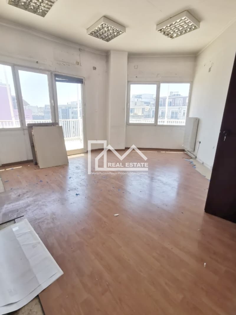 Office in Platia Kanigos, Exarchia - Neapoli — Photo 7 of 23