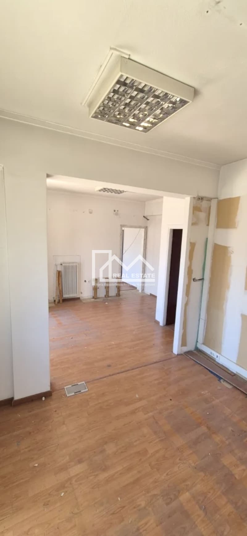 Office in Platia Kanigos, Exarchia - Neapoli — Photo 8 of 23
