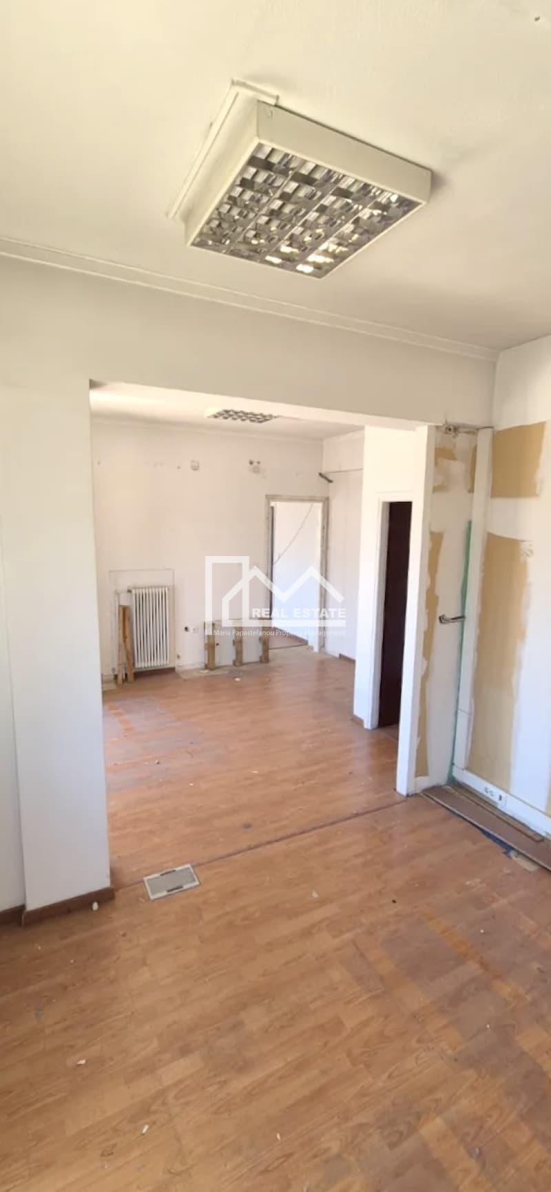 Office in Platia Kanigos, Exarchia - Neapoli — Photo 5 of 23