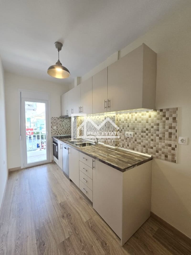 Apartment in Peraia, Peraia — Photo 1 of 19