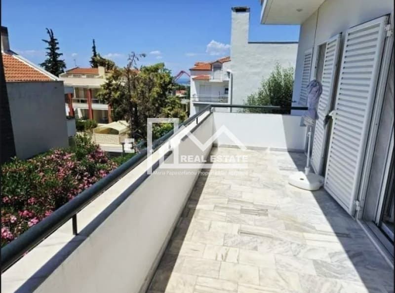 House in Center, Panorama — Photo 1 of 11