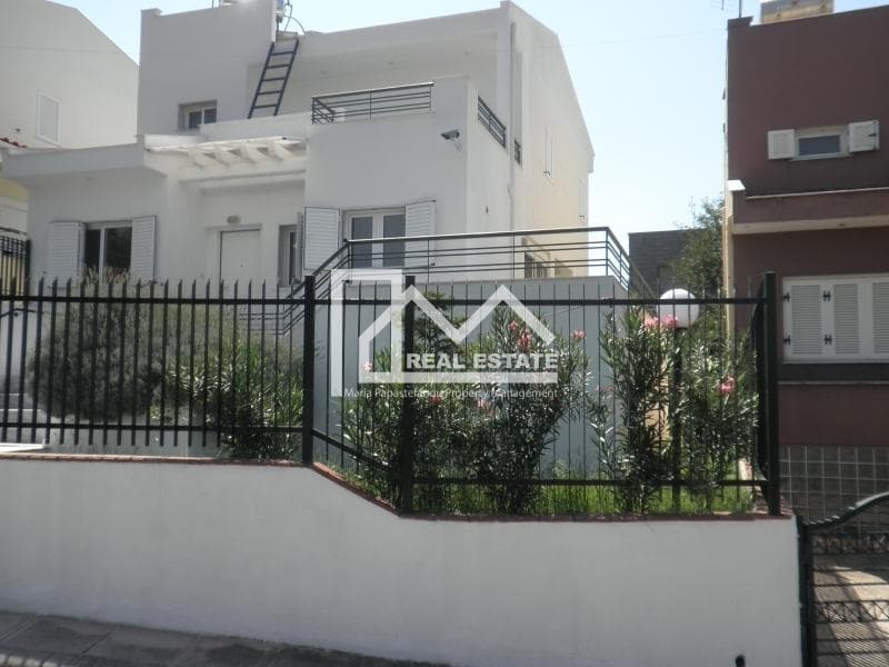 House in Center, Panorama — Photo 6 of 11