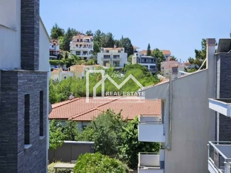 House in Center, Panorama — Photo 2 of 11