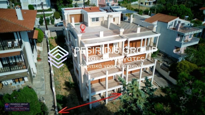 House in Center, Panorama — Photo 1 of 25