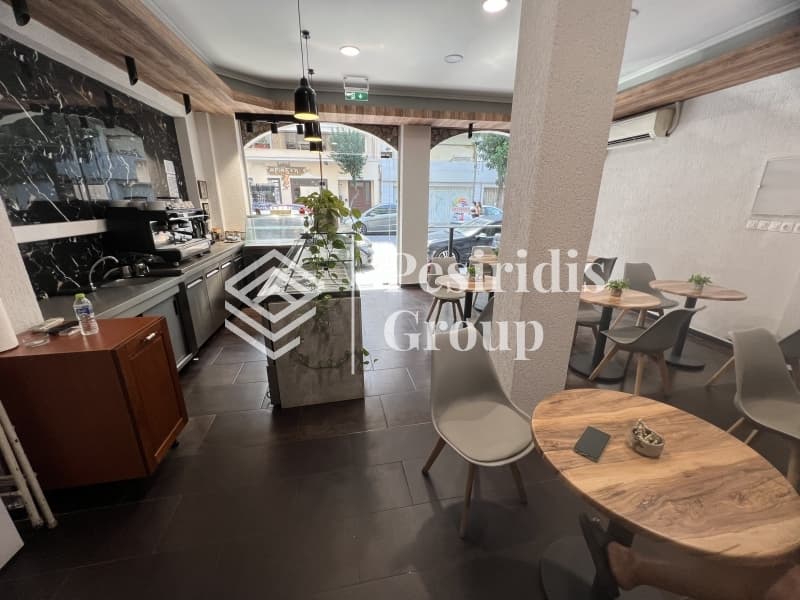 Retail Store in Foinikas, Kalamaria — Photo 14 of 19