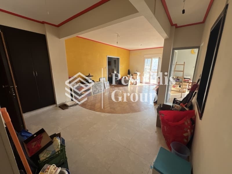 Apartment in Karampournaki, Kalamaria — Photo 1 of 16