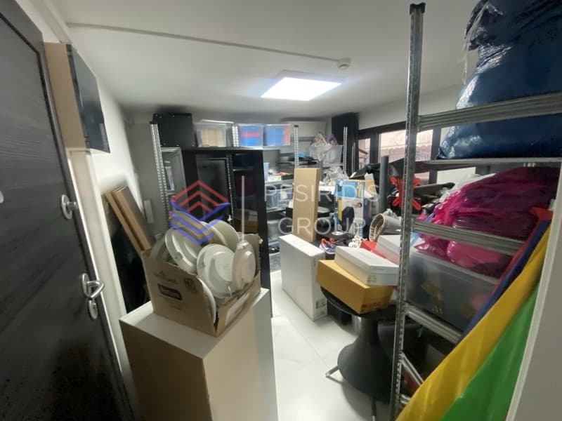 Retail Store in Omonia, Stavroupoli — Photo 19 of 30