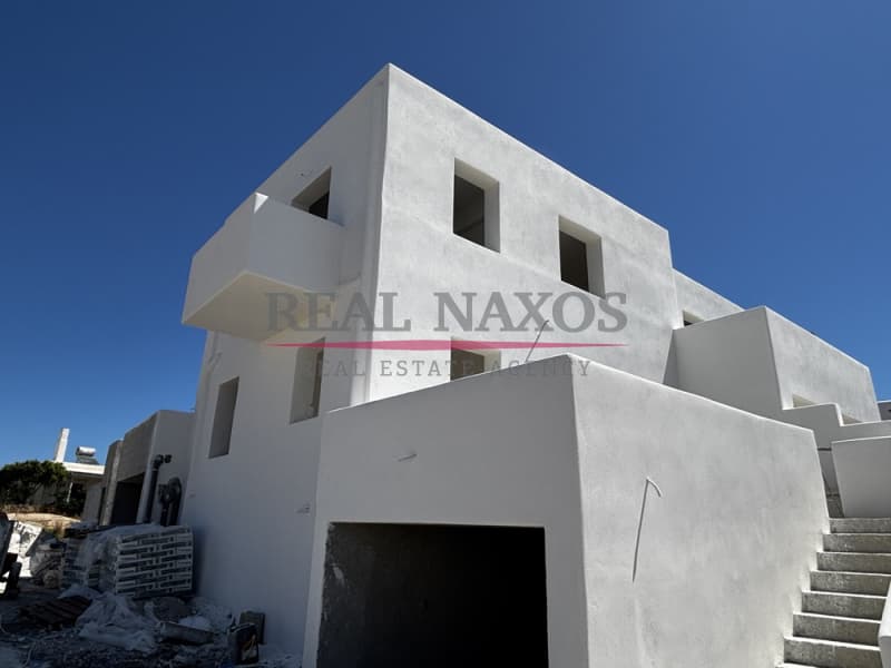 House in Maragkas, Naxos — Photo 1 of 17