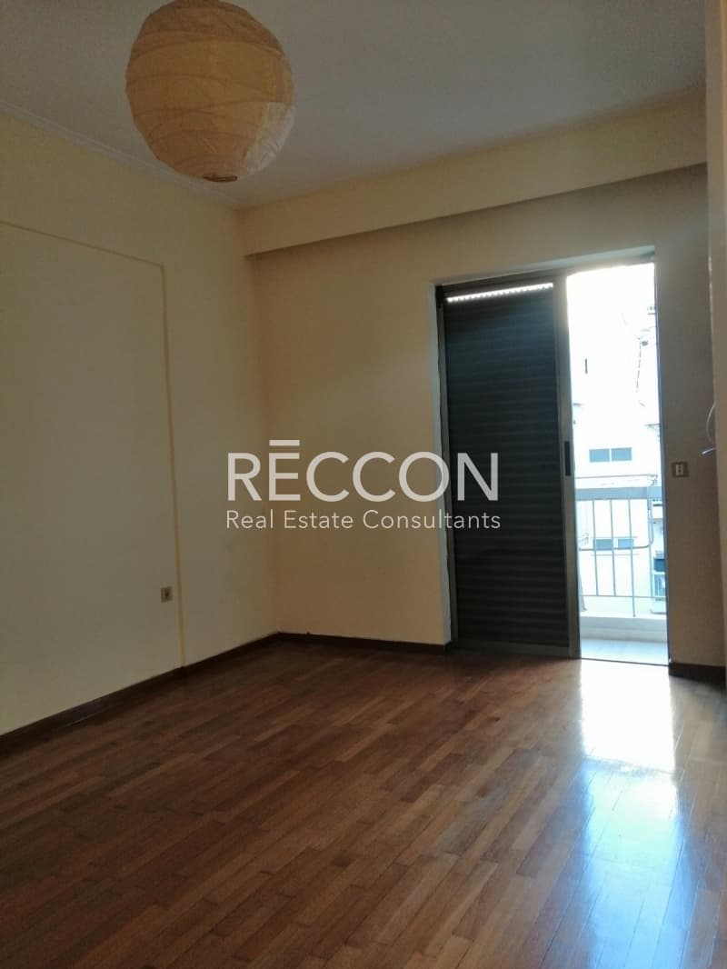 Apartment in Center, Nea Smyrni — Photo 15 of 28