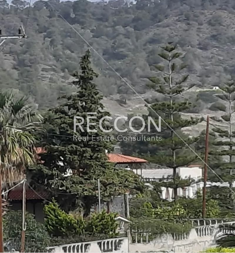 House in Agia Sotira, Loutraki-Perachora — Photo 1 of 8