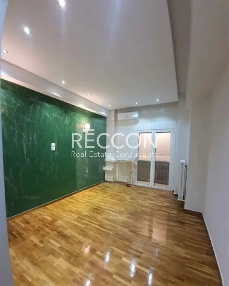 Apartment in Plateia Koliatsou, Patision - Acharnon — Photo 14 of 15