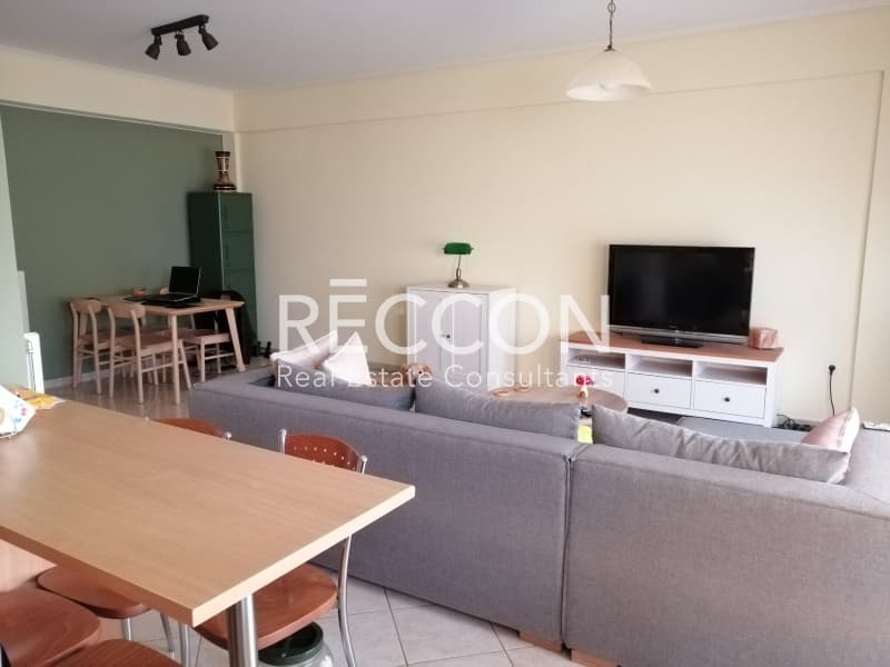 Apartment in Zoodochos Pigi, Vironas — Photo 2 of 18