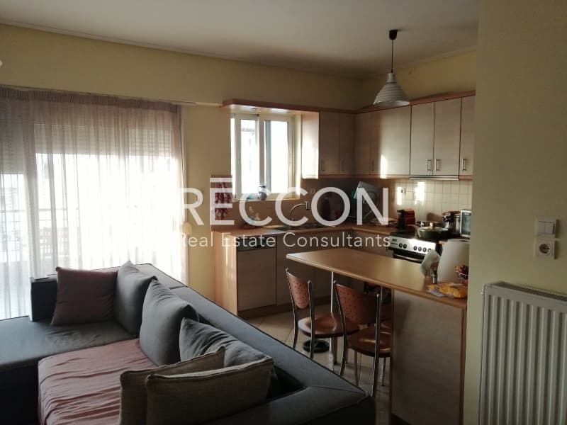 Apartment in Zoodochos Pigi, Vironas — Photo 1 of 18