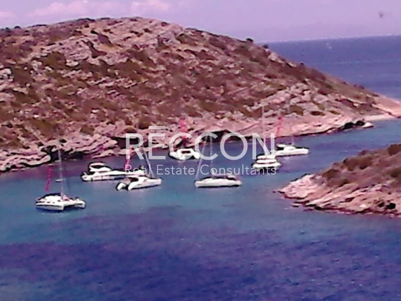 Parcel in Kiani Akti, Poros — Photo 1 of 4