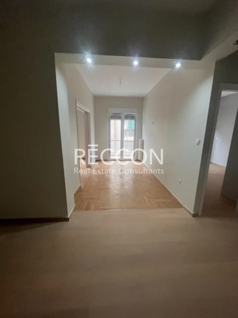 Apartment in Neo Pagkrati, Vironas — Photo 8 of 16