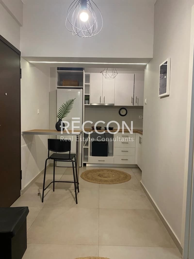 Apartment in Alsos, Nea Smyrni — Photo 1 of 8