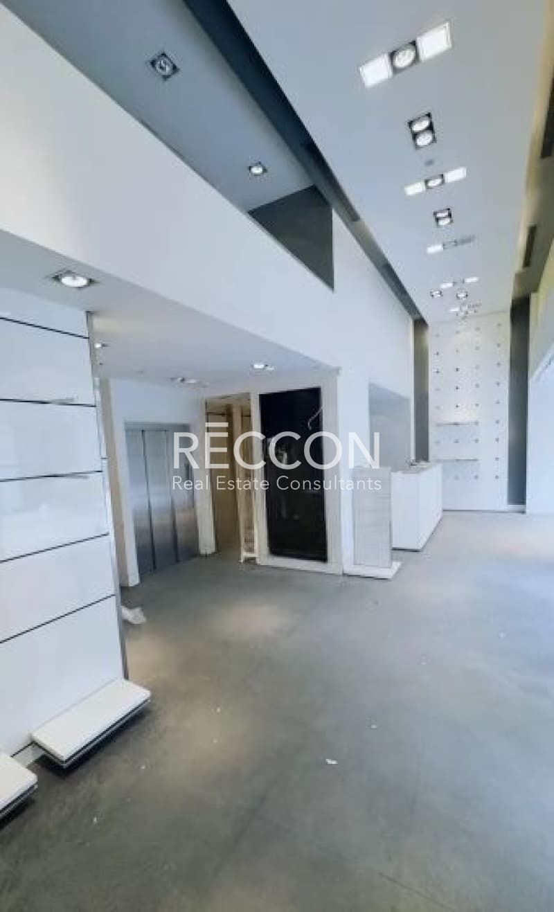 Retail Store in Parko Stratarchou Papagou, Chalandri — Photo 5 of 14