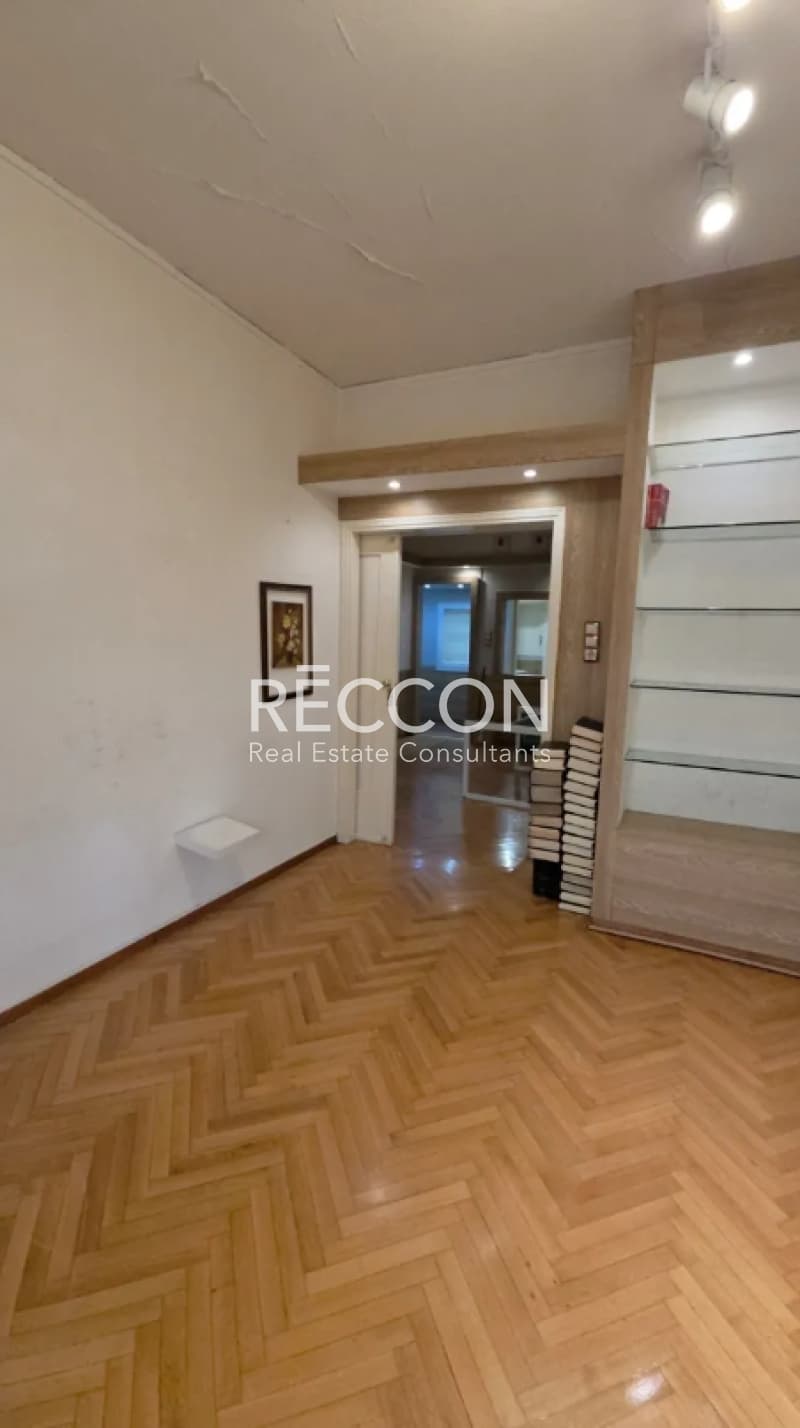 Apartment in Politechneio, Exarchia - Neapoli — Photo 4 of 11