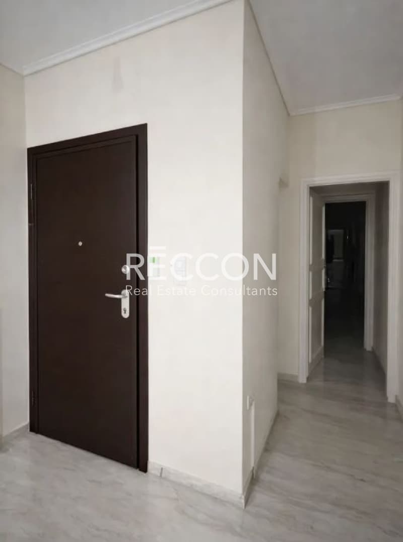 Apartment in Agia Paraskevi, Nea Smyrni — Photo 2 of 11