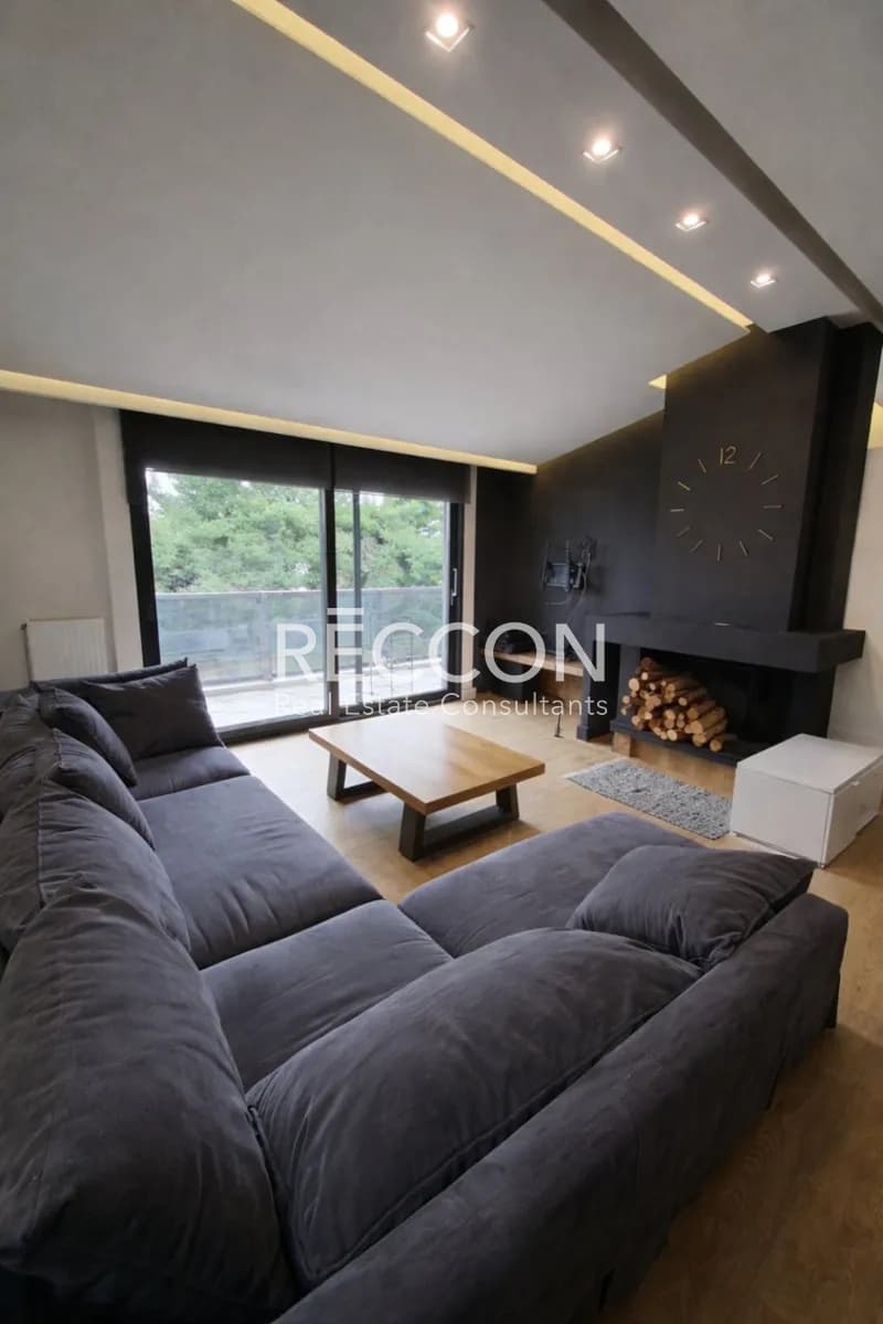 Apartment in Center, Agios Stefanos — Photo 1 of 18
