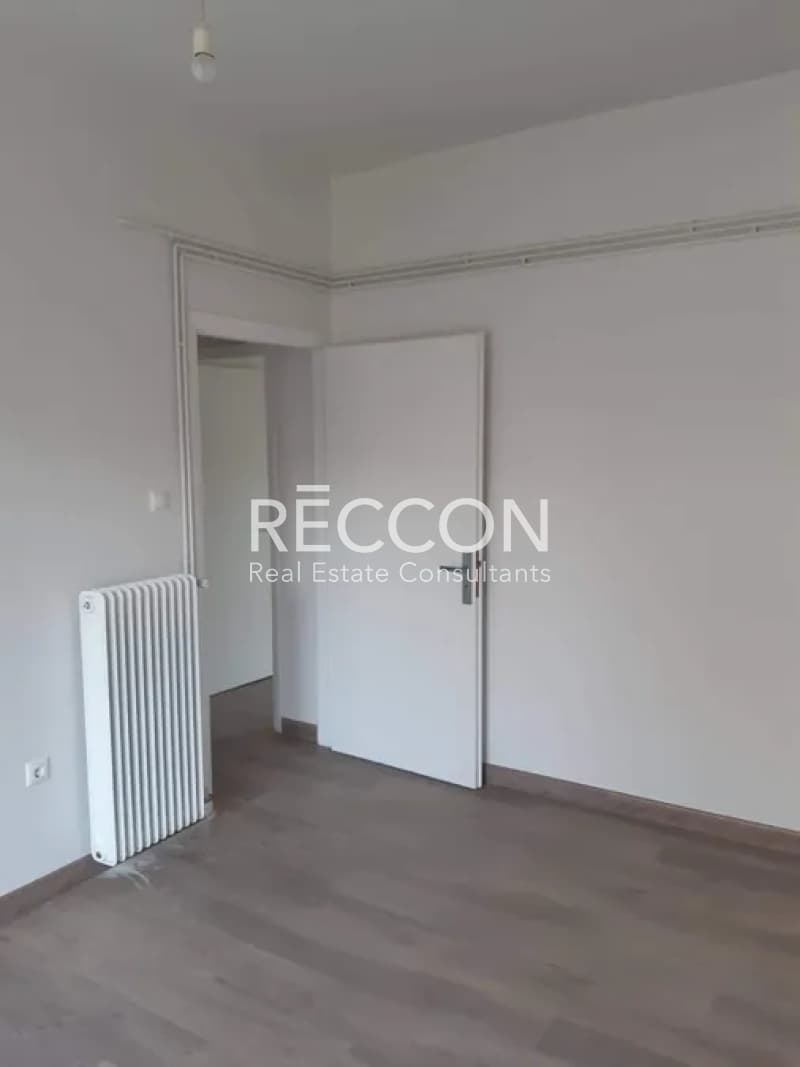 Apartment in Center, Vouliagmeni — Photo 12 of 14