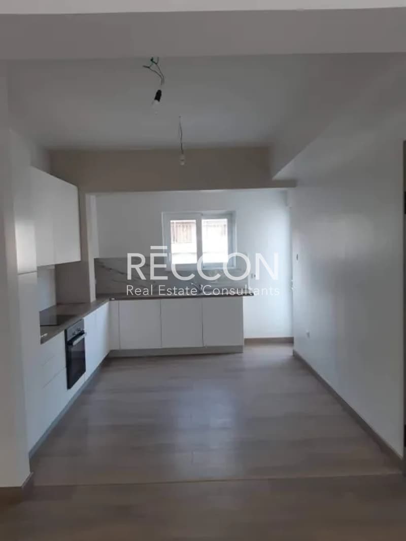 Apartment in Center, Vouliagmeni — Photo 5 of 14