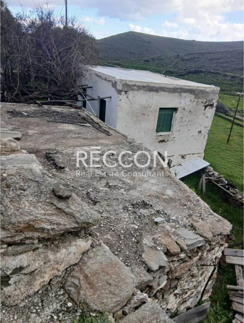 Αγροτεμάχιο στην Λουτρά, Κύθνος — Φωτογραφία 1 από 6