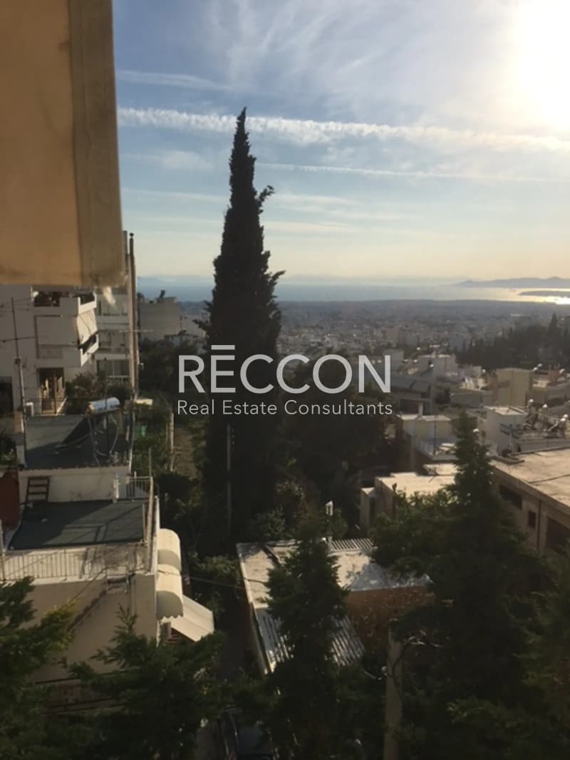 Apartment in Kareas, Vironas — Photo 3 of 11