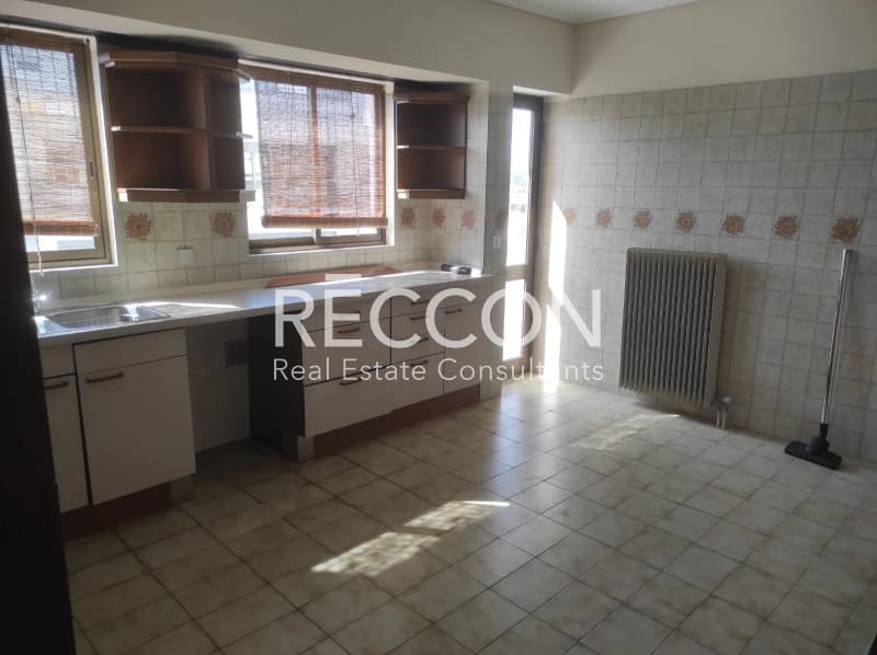 Apartment in Rizareios, Chalandri — Photo 3 of 5