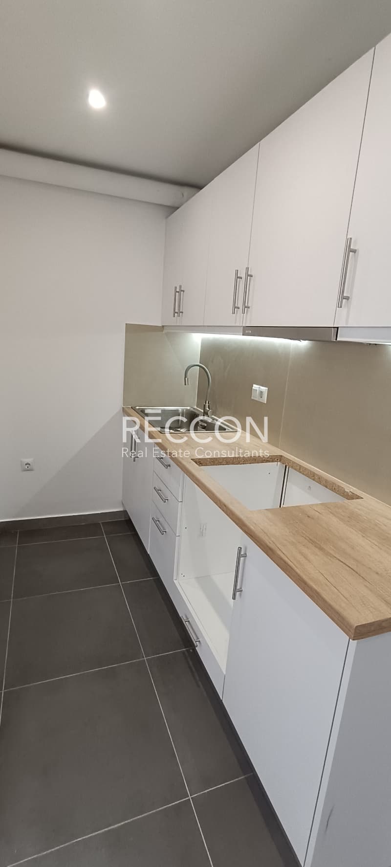 Apartment in Fokionos Negri, Kipseli — Photo 7 of 13