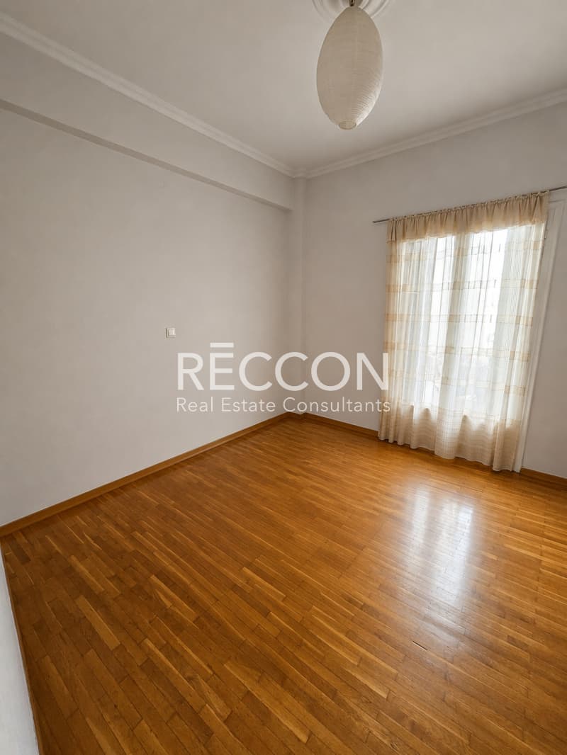 Apartment in Osios Loukas, Patisia — Photo 2 of 19
