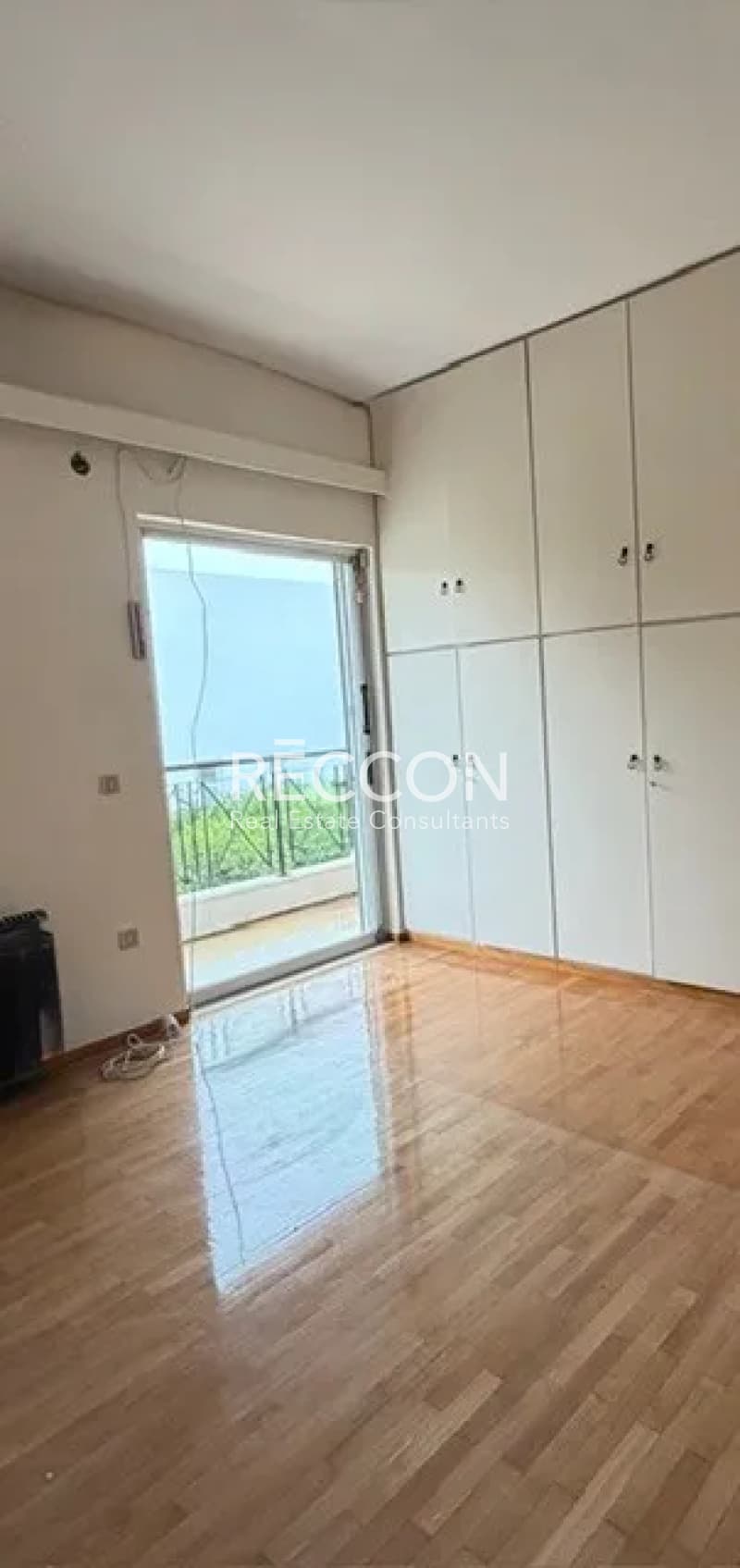 Apartment in Ano Voula, Voula — Photo 8 of 18