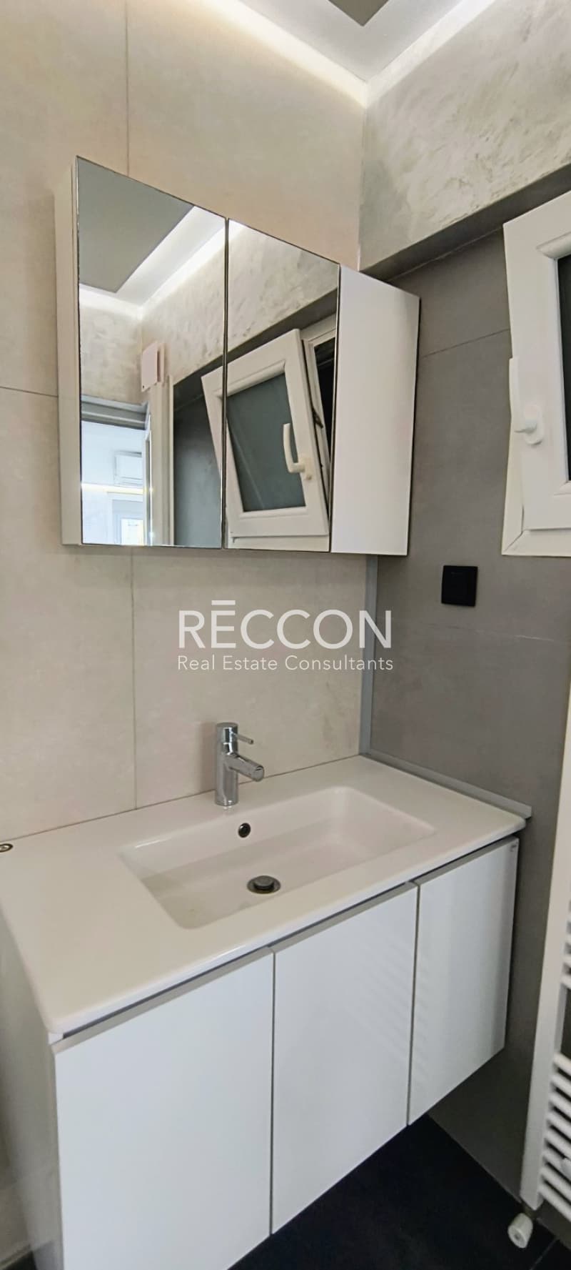 Apartment in Oria Imittou, Pagkrati — Photo 11 of 28