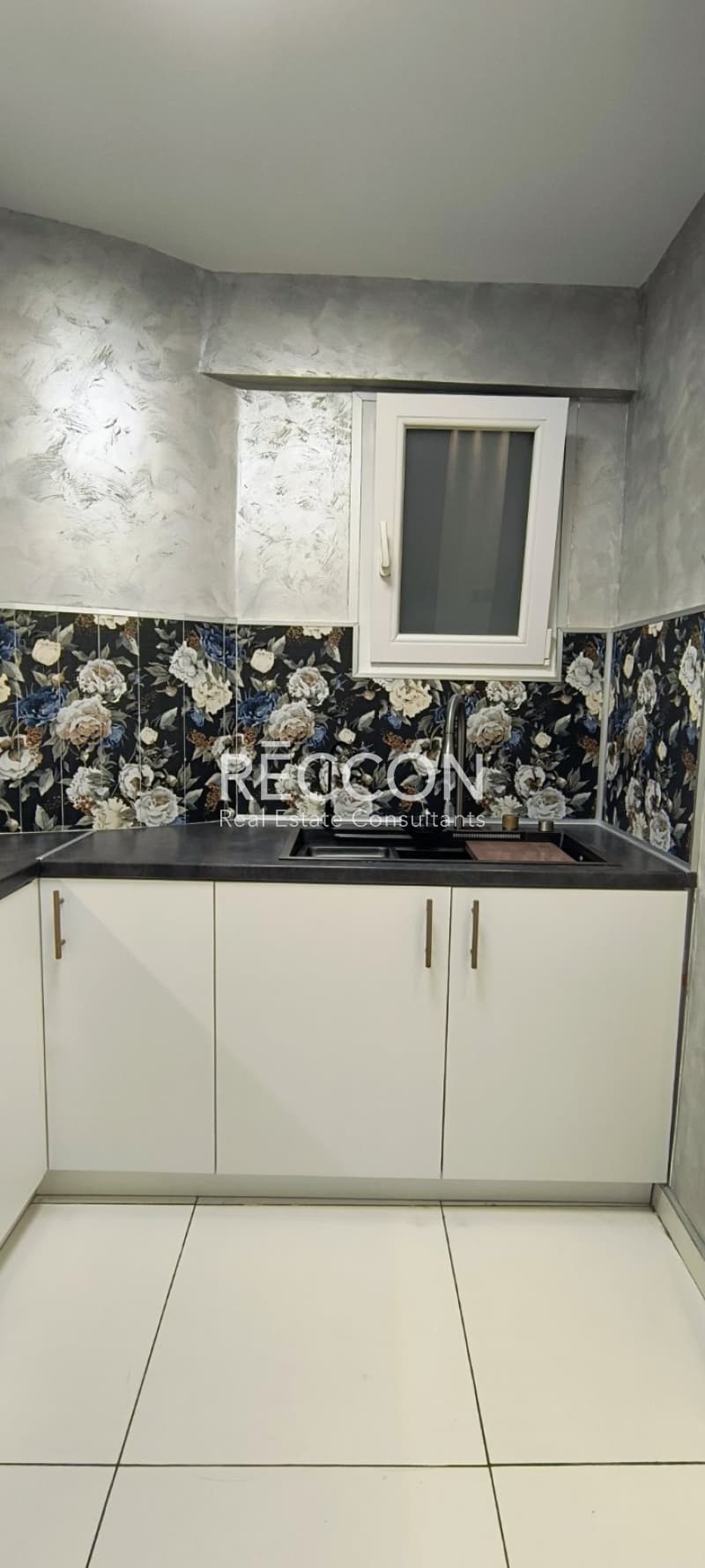 Apartment in Oria Imittou, Pagkrati — Photo 6 of 24