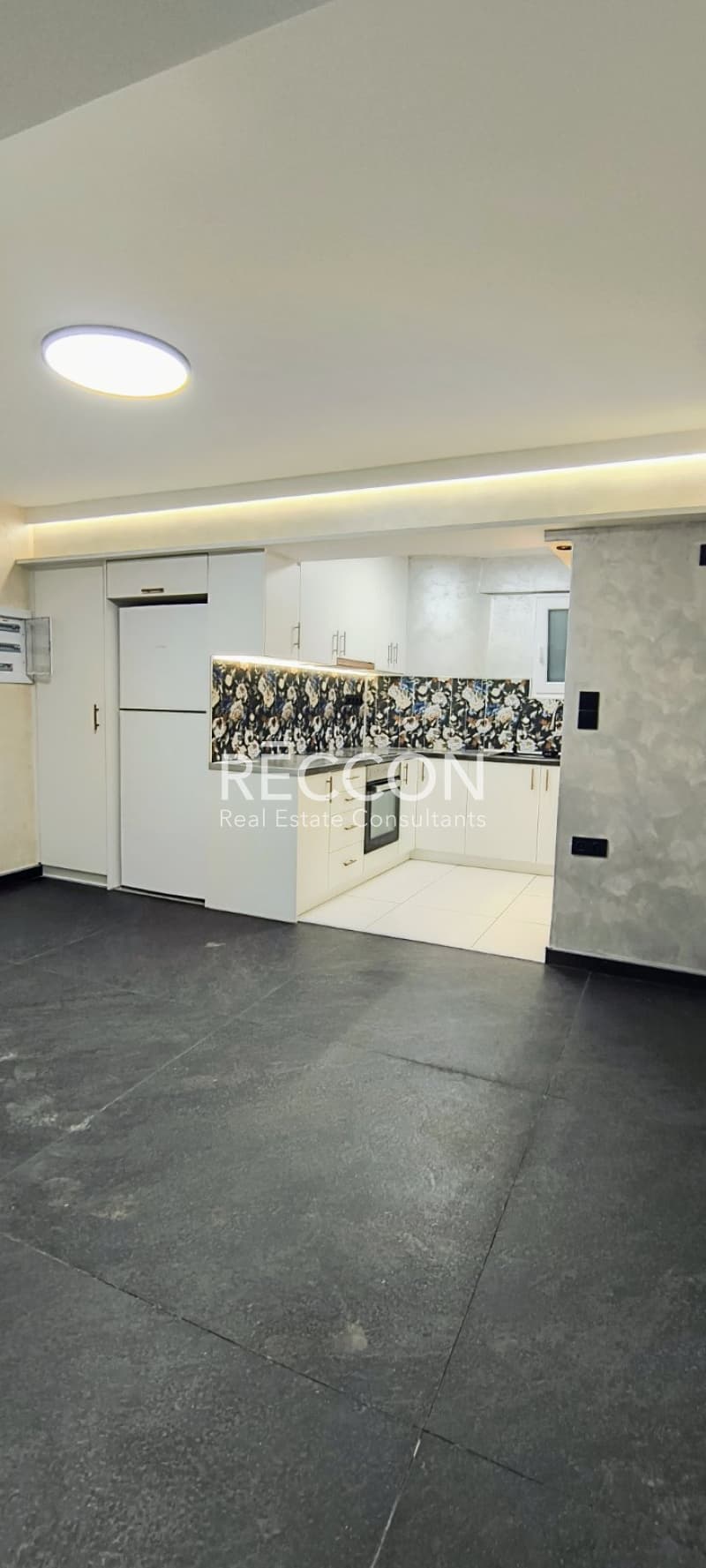Apartment in Oria Imittou, Pagkrati — Photo 1 of 24