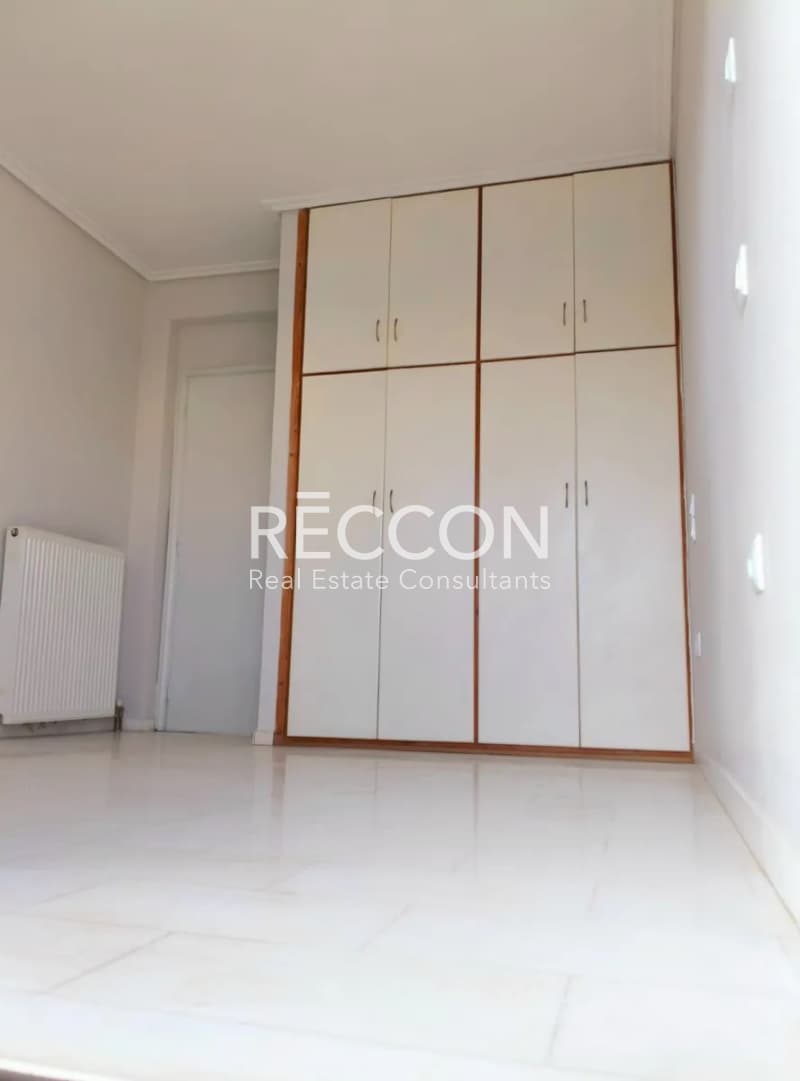 Apartment in Trachones, Alimos — Photo 15 of 22
