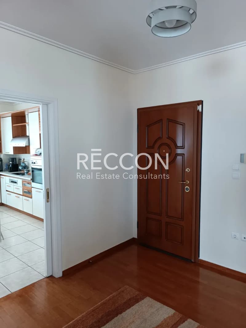 Apartment in Kareas, Vironas — Photo 22 of 25