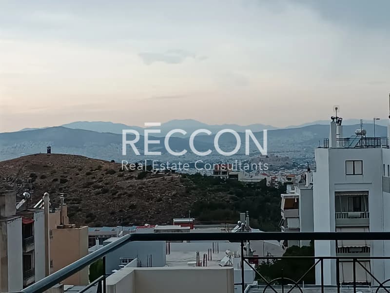 Apartment in Kareas, Vironas — Photo 19 of 25