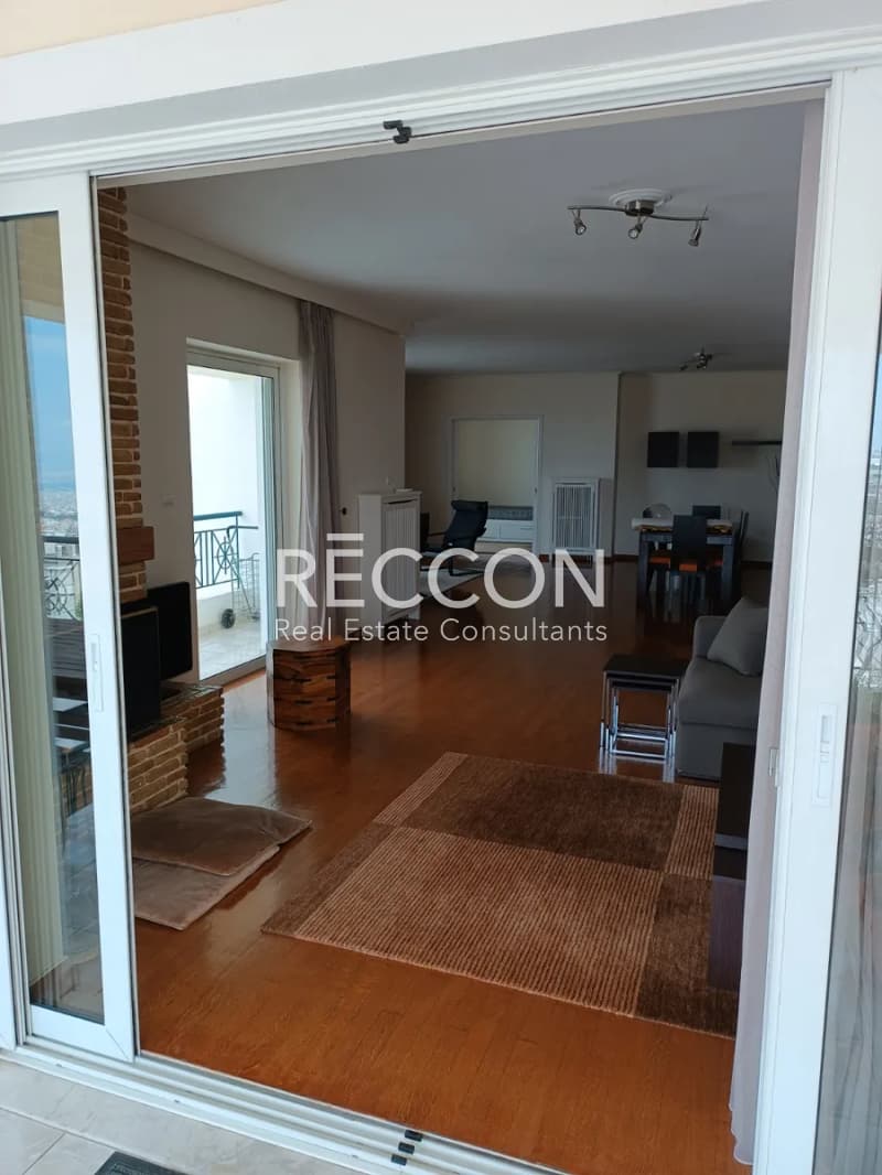 Apartment in Kareas, Vironas — Photo 6 of 25