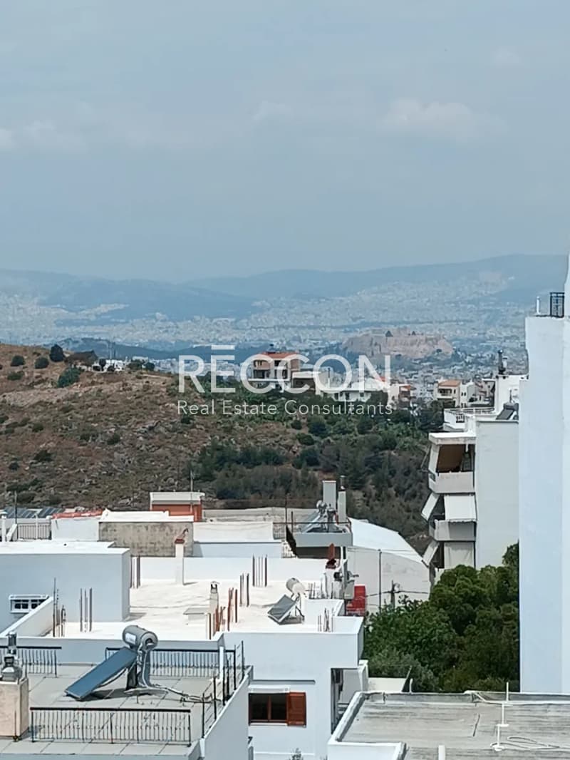 Apartment in Kareas, Vironas — Photo 1 of 25