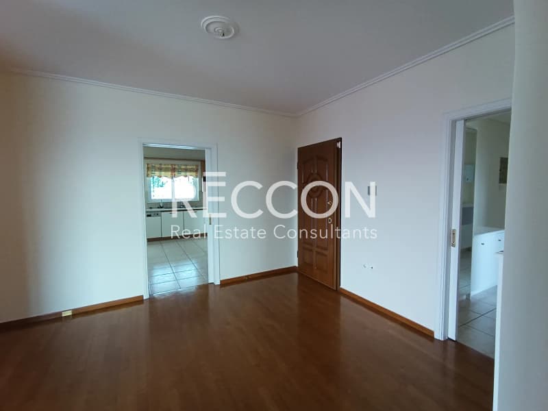 Apartment in Kareas, Vironas — Photo 24 of 25