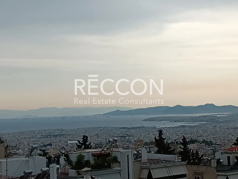 Apartment in Kareas, Vironas — Photo 2 of 25