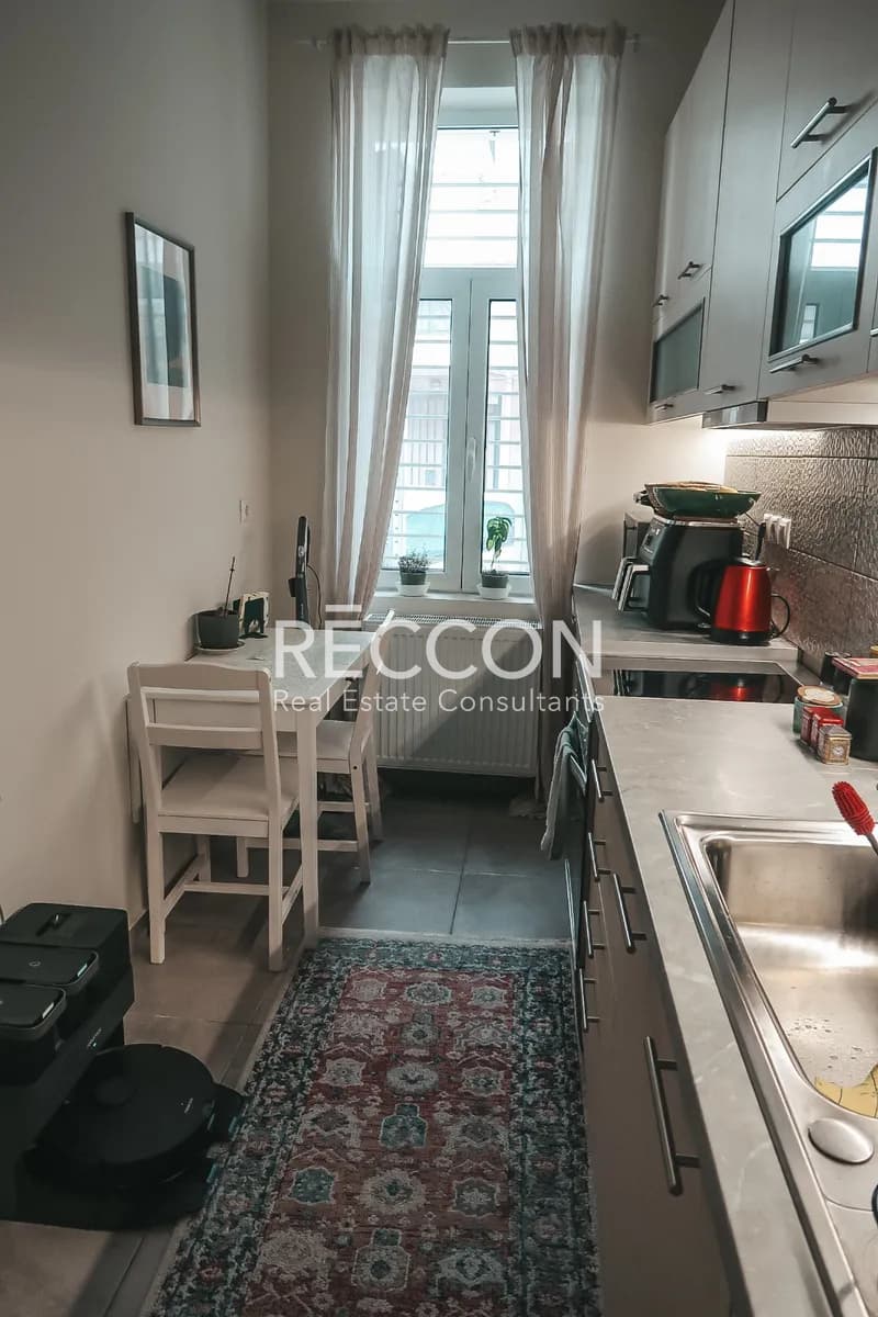 Apartment in Zoodochos Pigi, Vironas — Photo 15 of 25