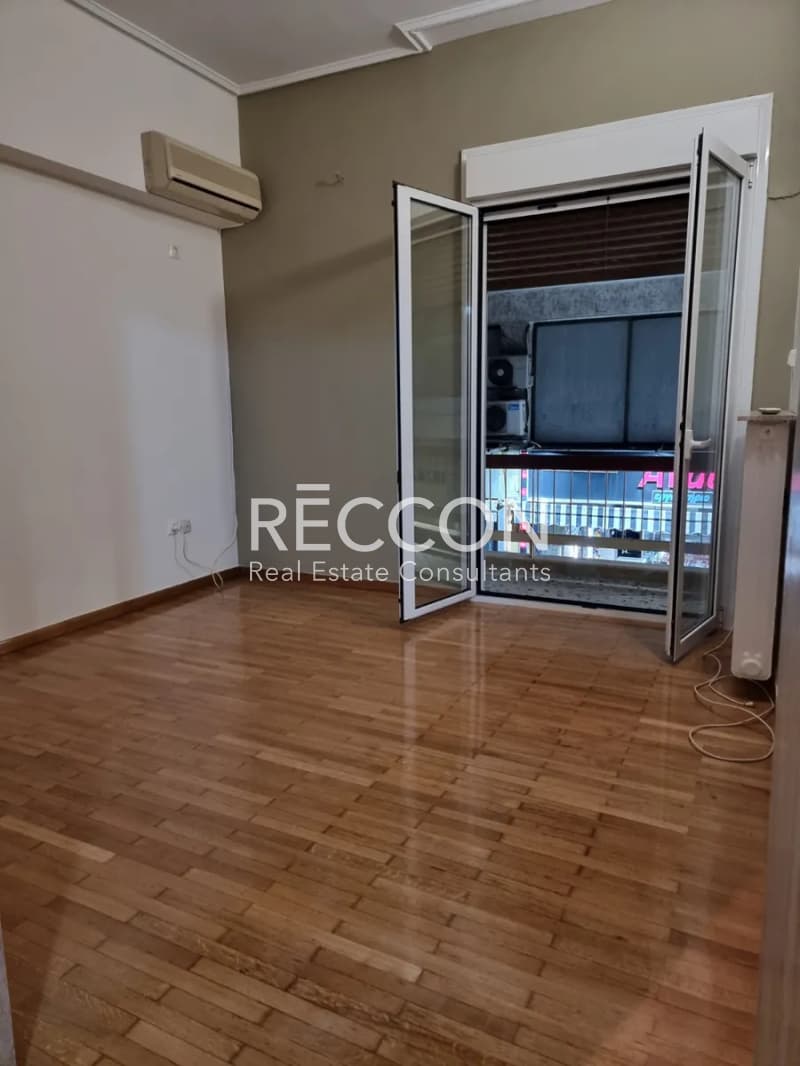 Apartment in Metamorfosi Virona, Vironas — Photo 10 of 15