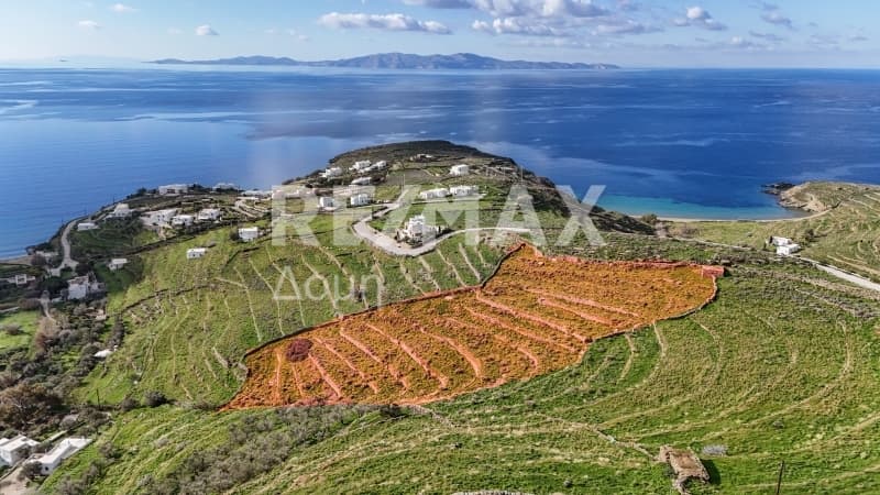 Parcel in Agios Romanos, Tinos — Photo 1 of 11