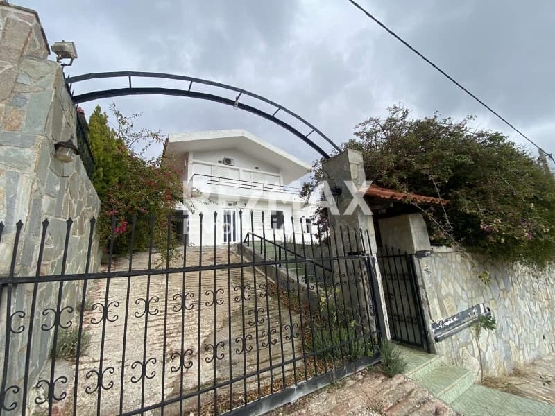 House in Mavro Lithari, Saronida — Photo 2 of 14